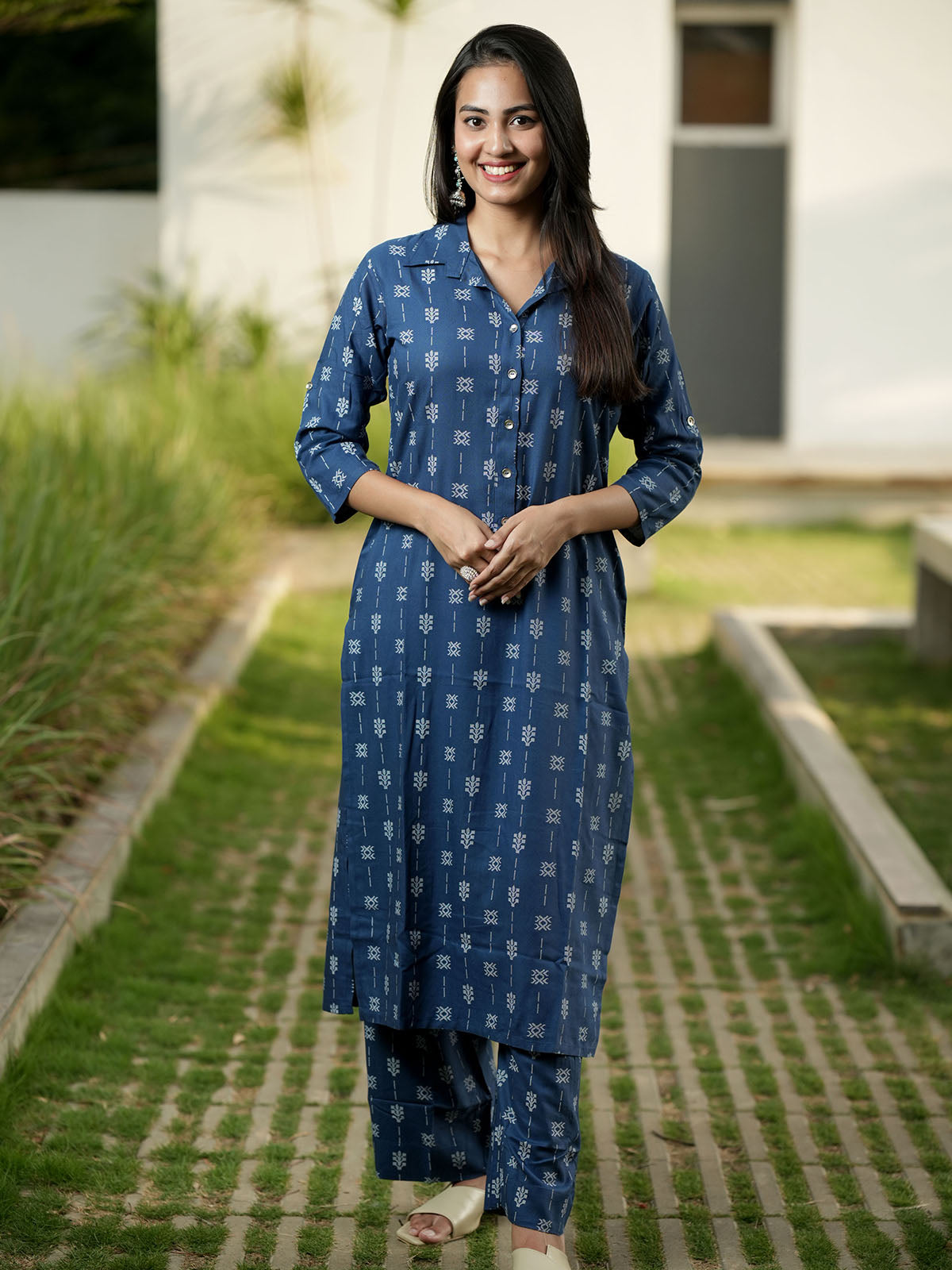 INAKSHINI Geometrical Navy Kurti Set