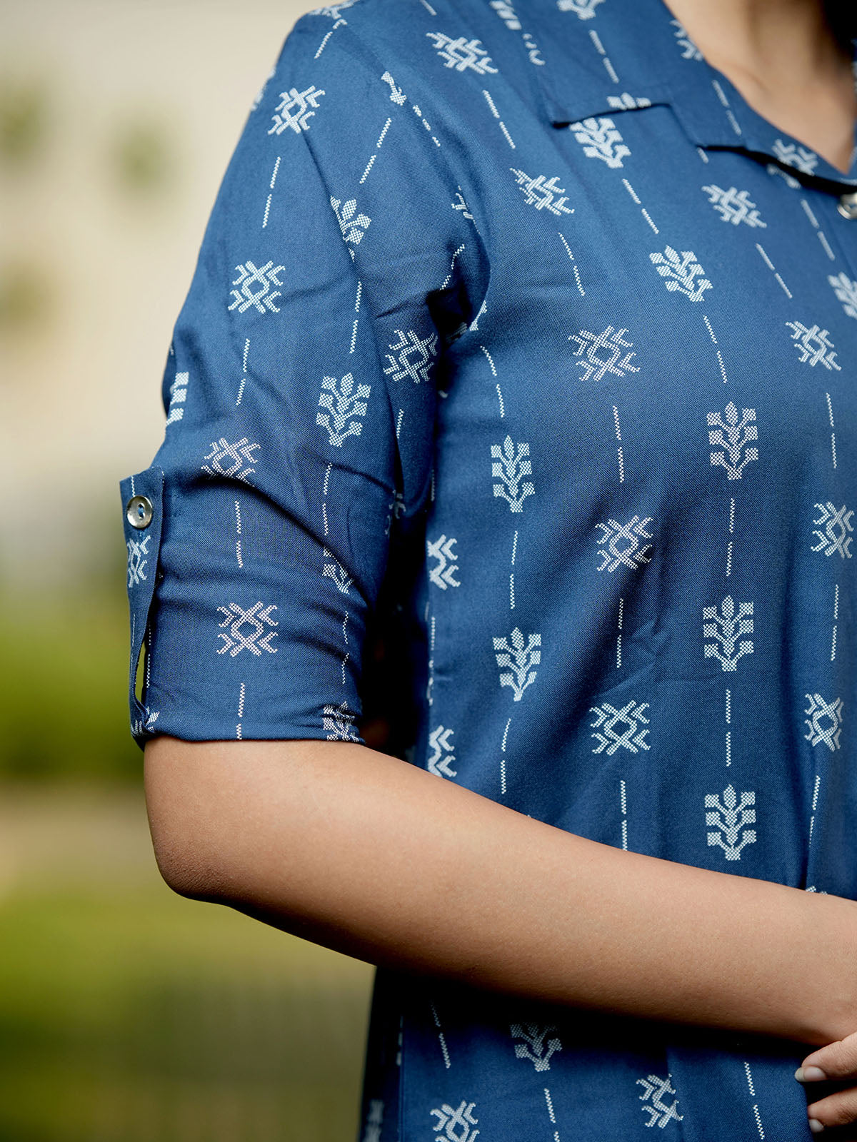 INAKSHINI Geometrical Navy Kurti Set