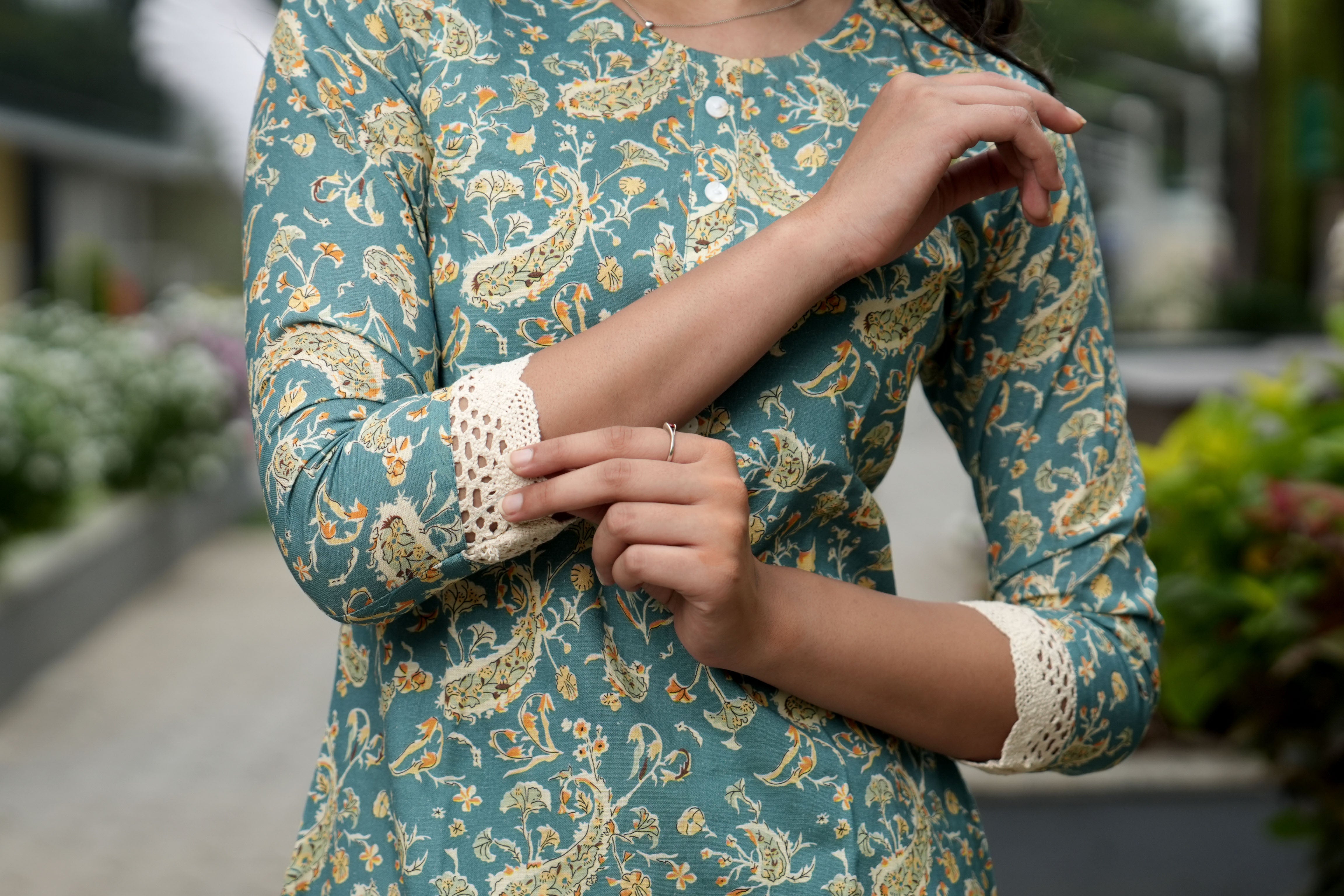 OJASWITA Blue Paisley Kurti Set