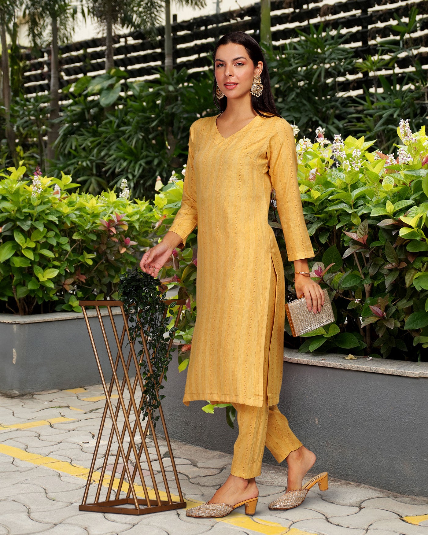 INAKSHINI Yellow V-Neck Kurti Set