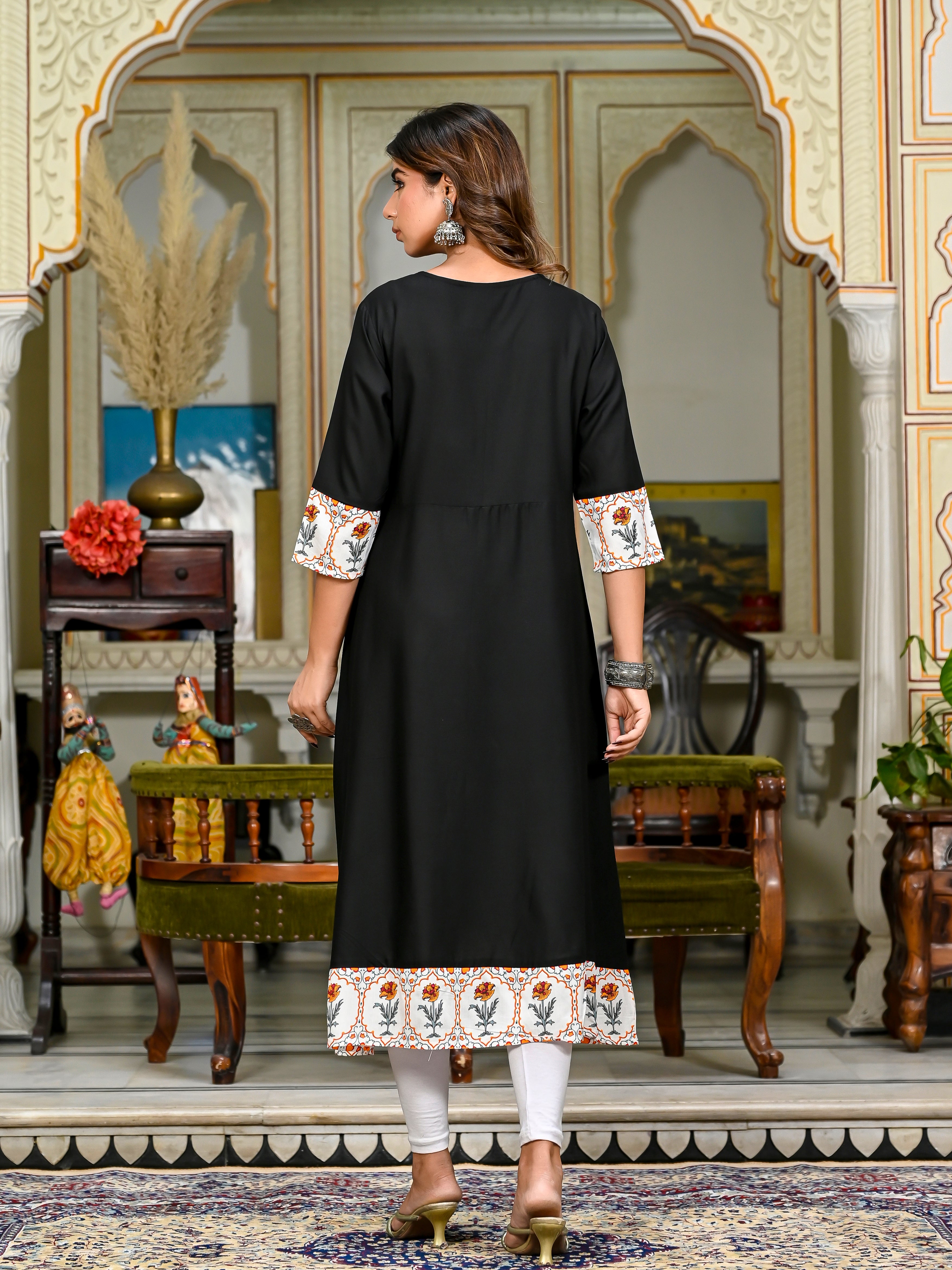 OJASWITA Black Solid Kurti