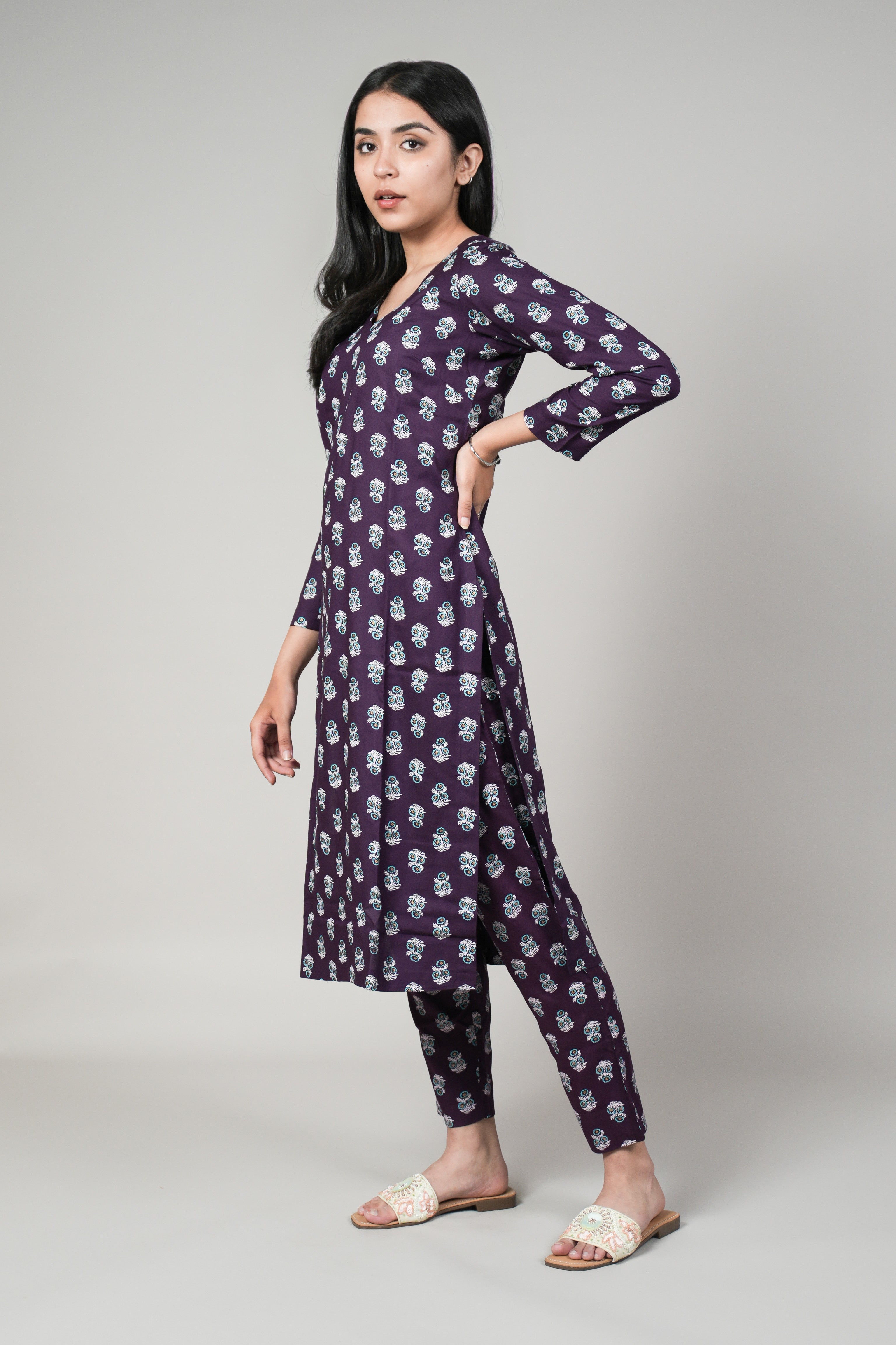 INAKSHINI Purple printed Kurta with Straight Pant | Kurti Set for Woman