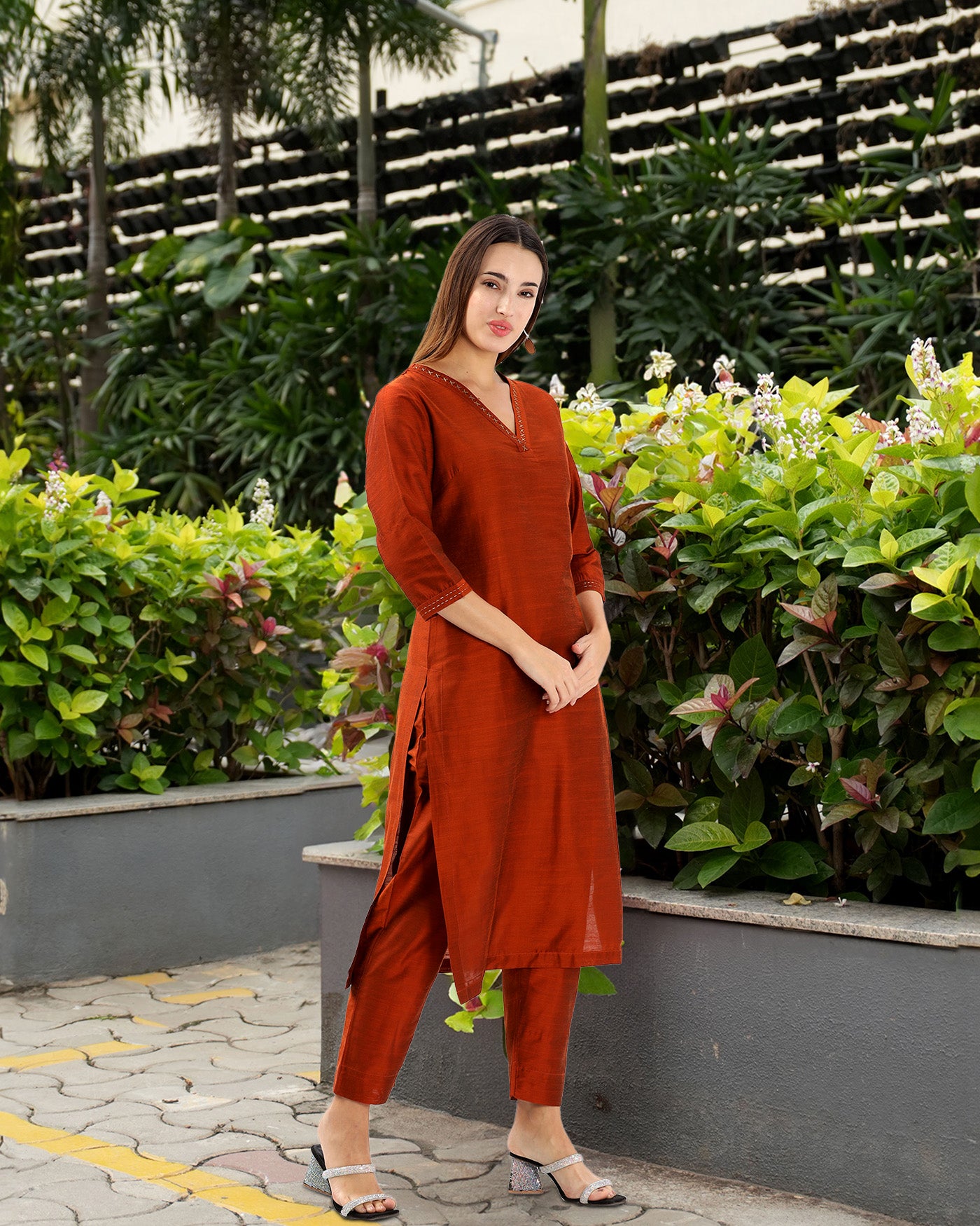 INAKSHINI Straight Rust Kurti Set