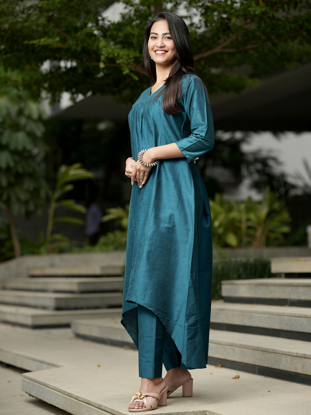 INAKSHINI Asymmetrical Solid Teal Green Kurti Set