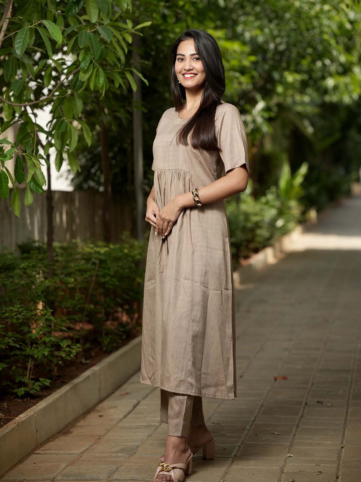 INAKSHINI Brown Kurti with Straight Pants