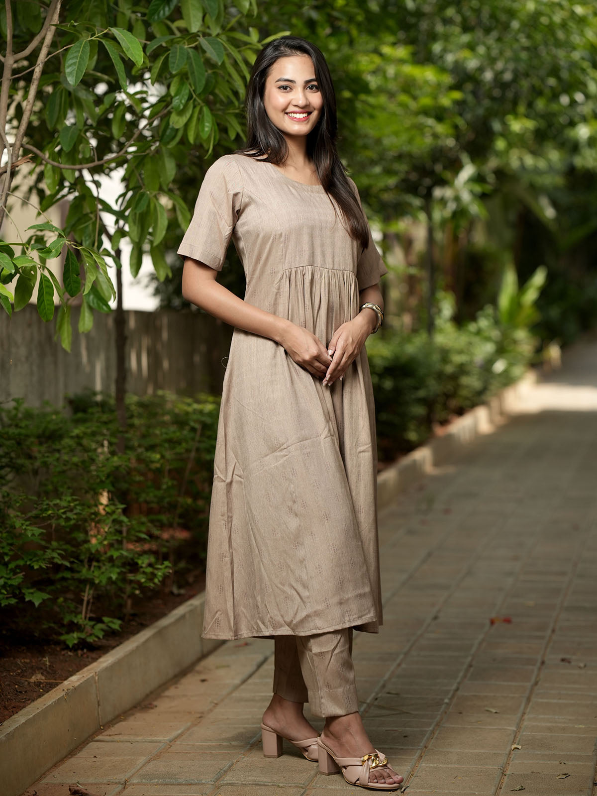 INAKSHINI Brown Kurti with Straight Pants