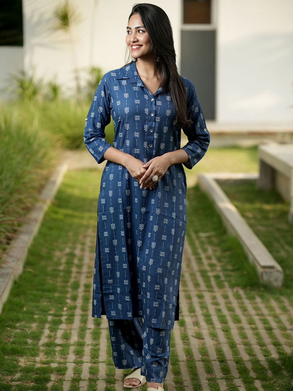 INAKSHINI Geometrical Navy Kurti Set