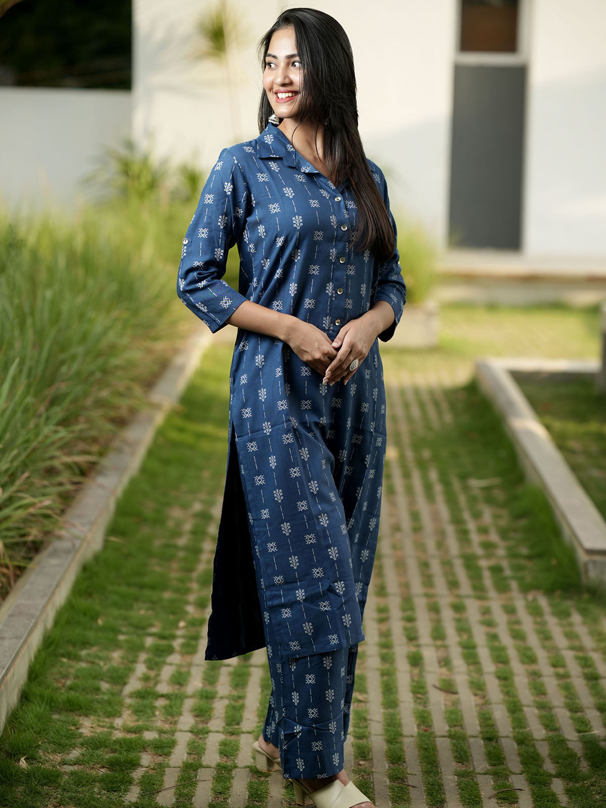 INAKSHINI Geometrical Navy Kurti Set