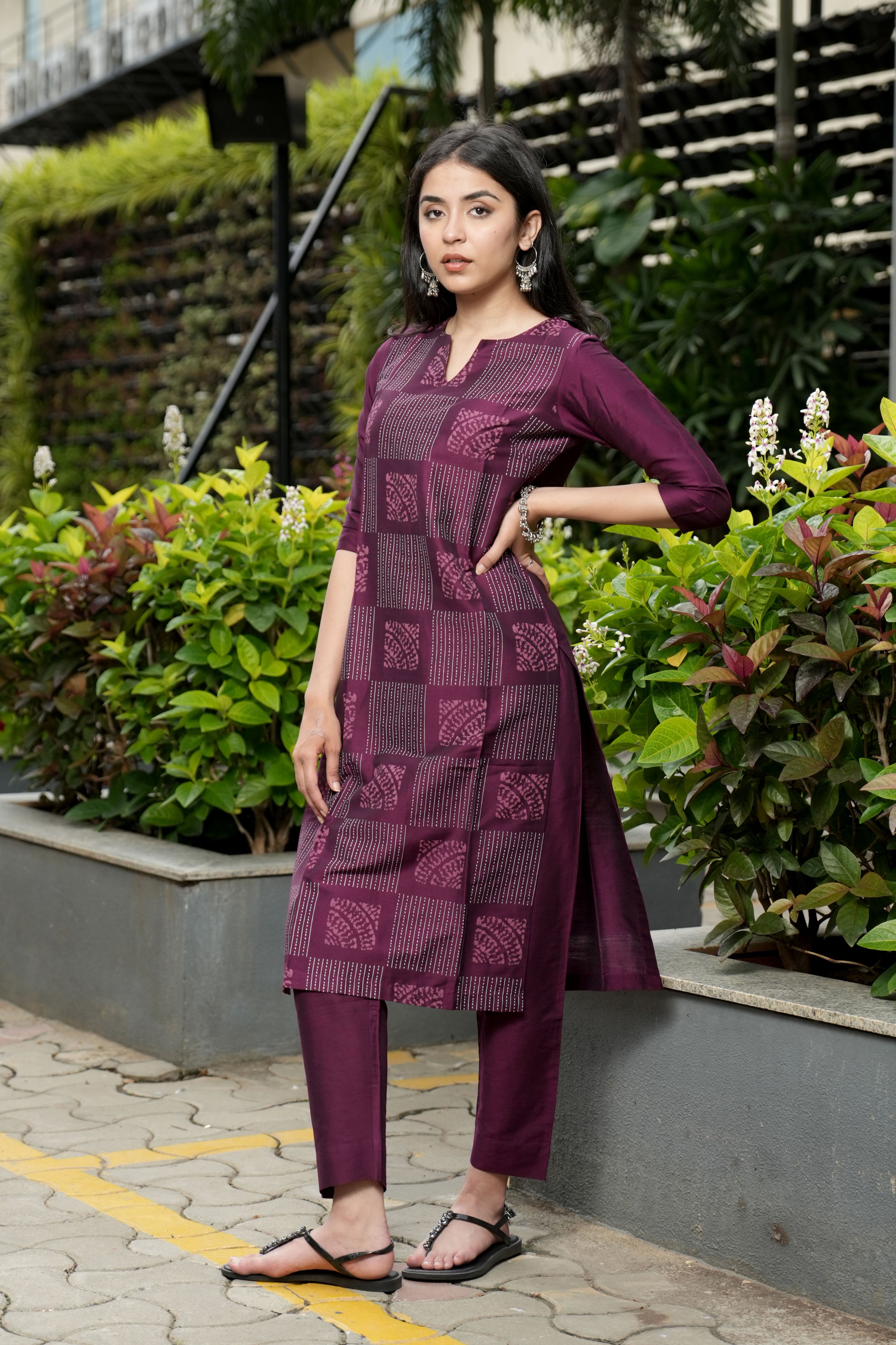 INAKSHINI Straight Mauve Kurti Set