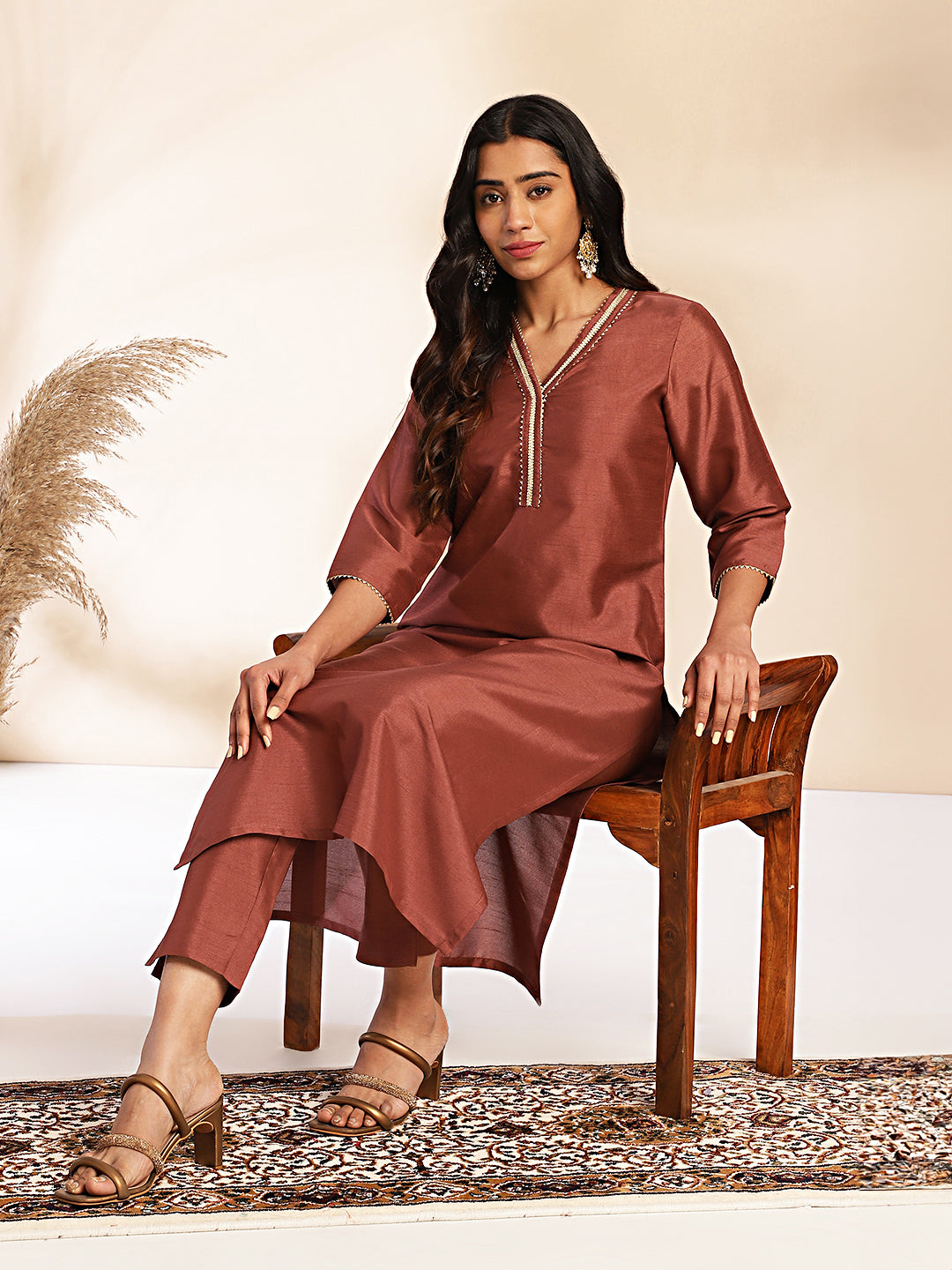 INAKSHINI Brown Solid Kurti Set